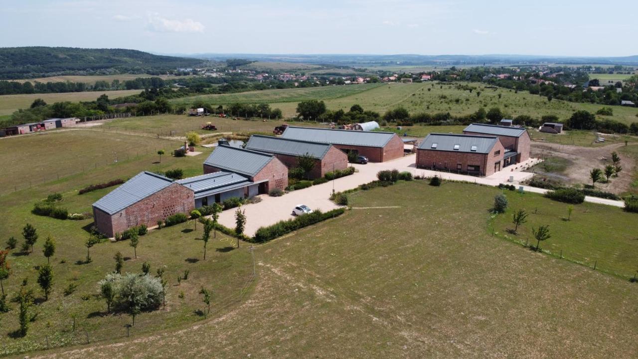Oeregtoelgy Apartman Szár エクステリア 写真